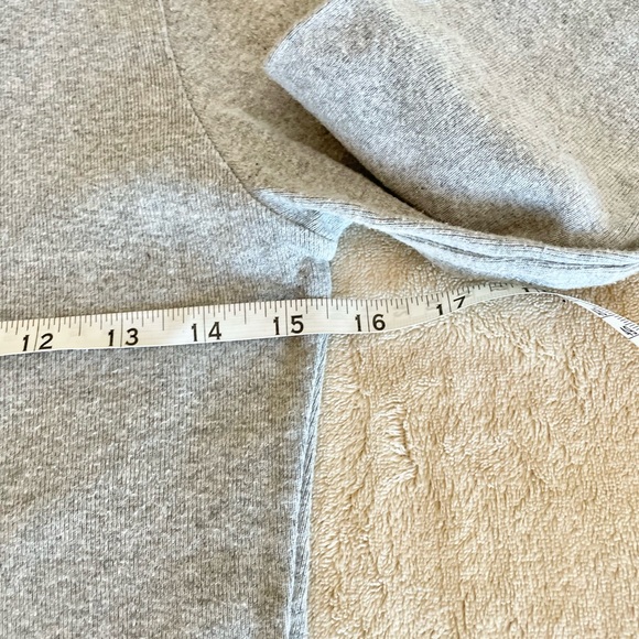 DKNY Jeans Crewneck Logo Top - Size M - Picture 10 of 11